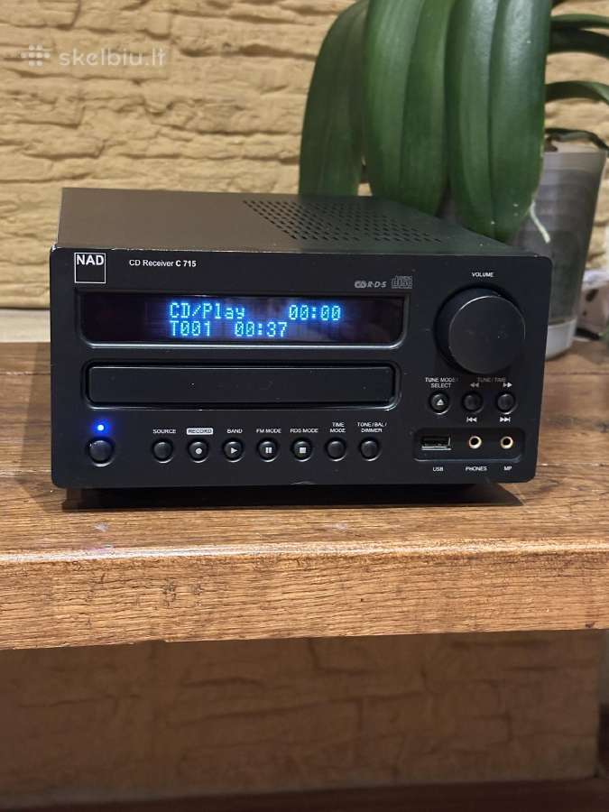 Nad C715 CD resiveris