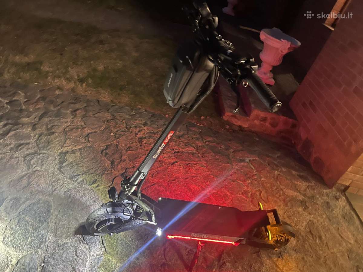 Beaster scooter Bs 77