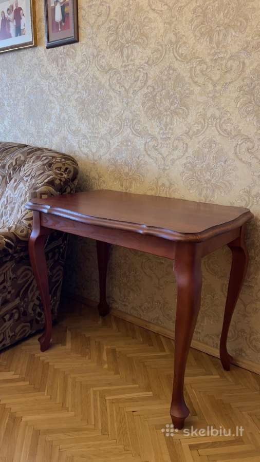 Elegantiškas ąžuolo masyvo staliukas - nuotraukos Nr. 2