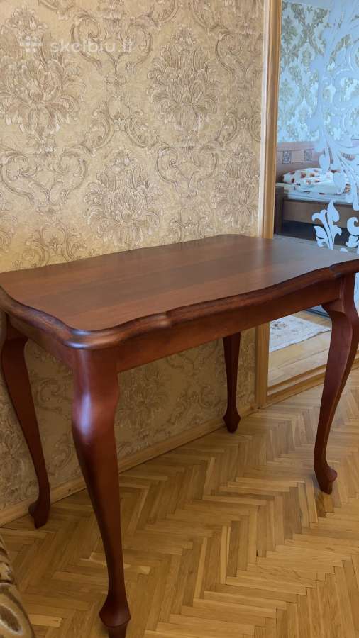 Elegantiškas ąžuolo masyvo staliukas - nuotraukos Nr. 4