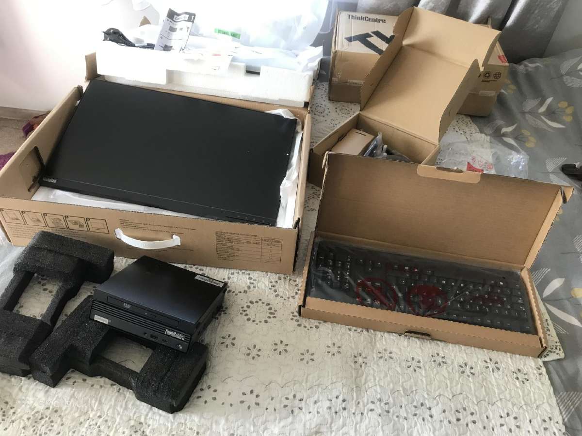 Lenovo Thinkcentre M90g +Thinkvision T24h-20