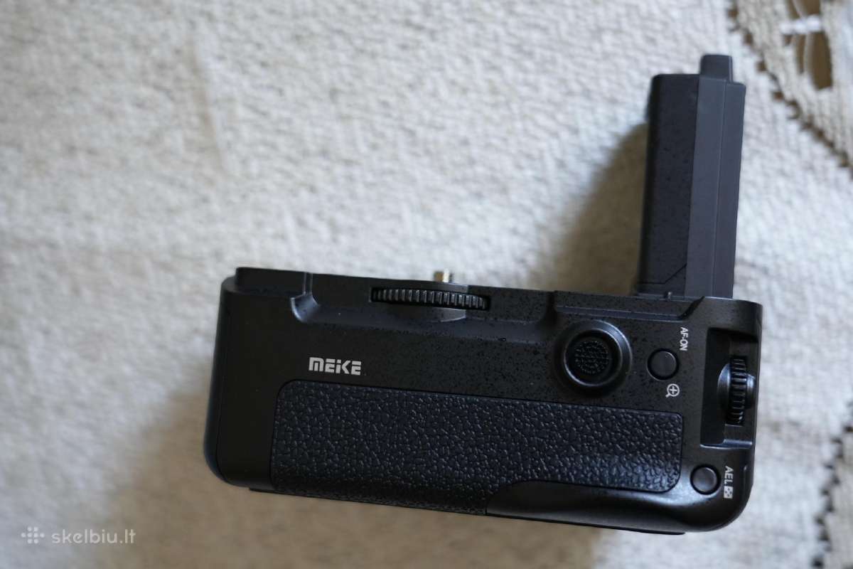 Paduodu baterijų bloką Meike fotoaparatui Sony A7 - nuotraukos Nr. 5