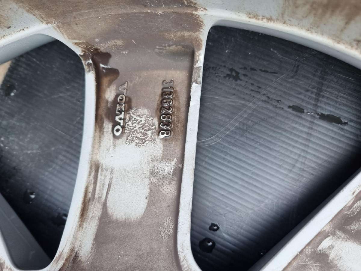 Volvo originalūs ratlankiai, vienas įsiklęs - nuotraukos Nr. 7