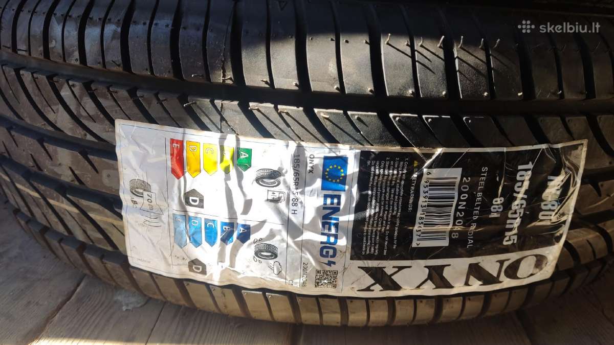 R 15 Audi ratlankiai su naujomis padangomis M+s