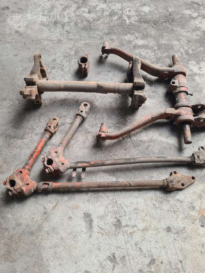 Traktorius DT-75 dalimis.
