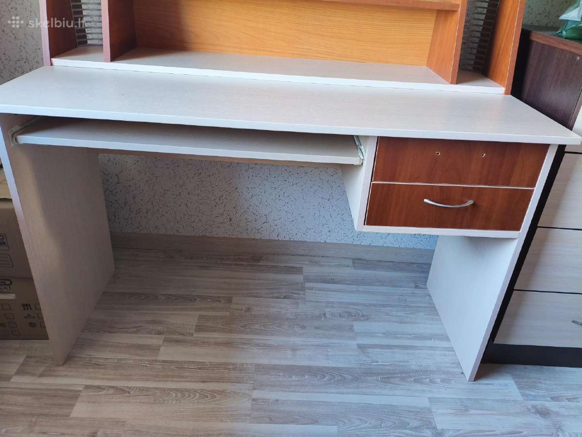 Rašomasis stalas