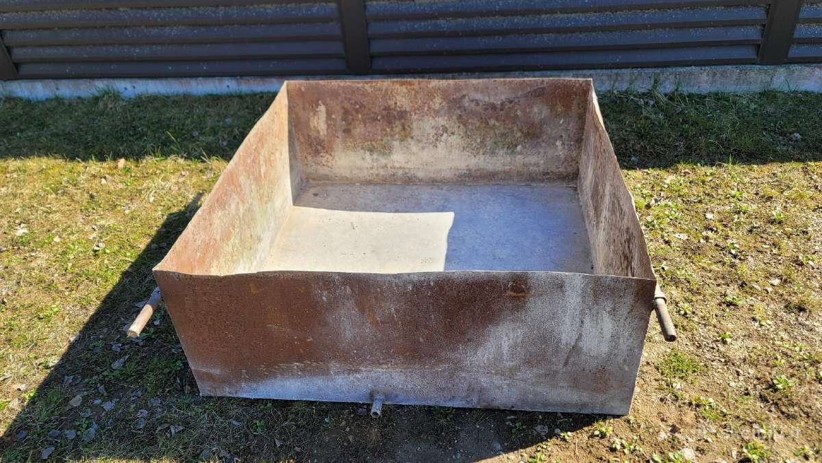 Metalinė dėžė, balėja