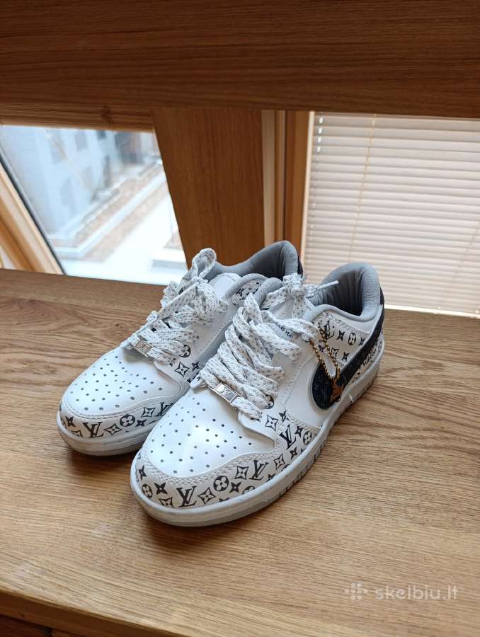 Custom Nike Air Force 1 „Louis Vuitton“ kedai