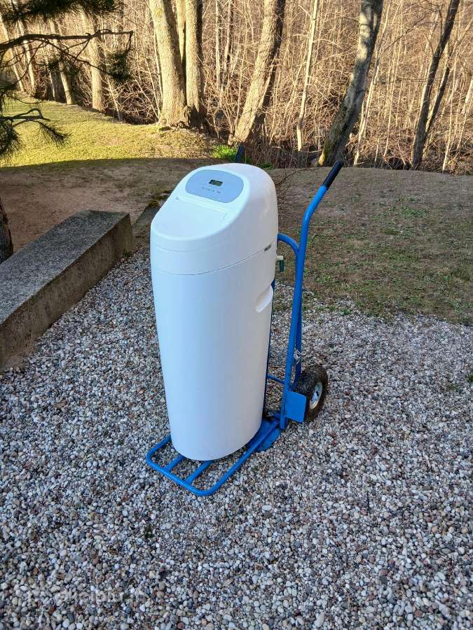 Parduodu vandens minkstinimo filtra
