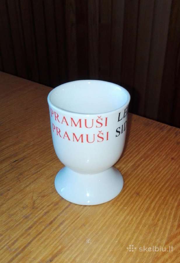 Stovas kiaušiniui su mįsle