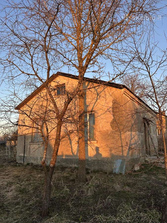 34m2 butas mūriniame name 28 km nuo Vilniaus