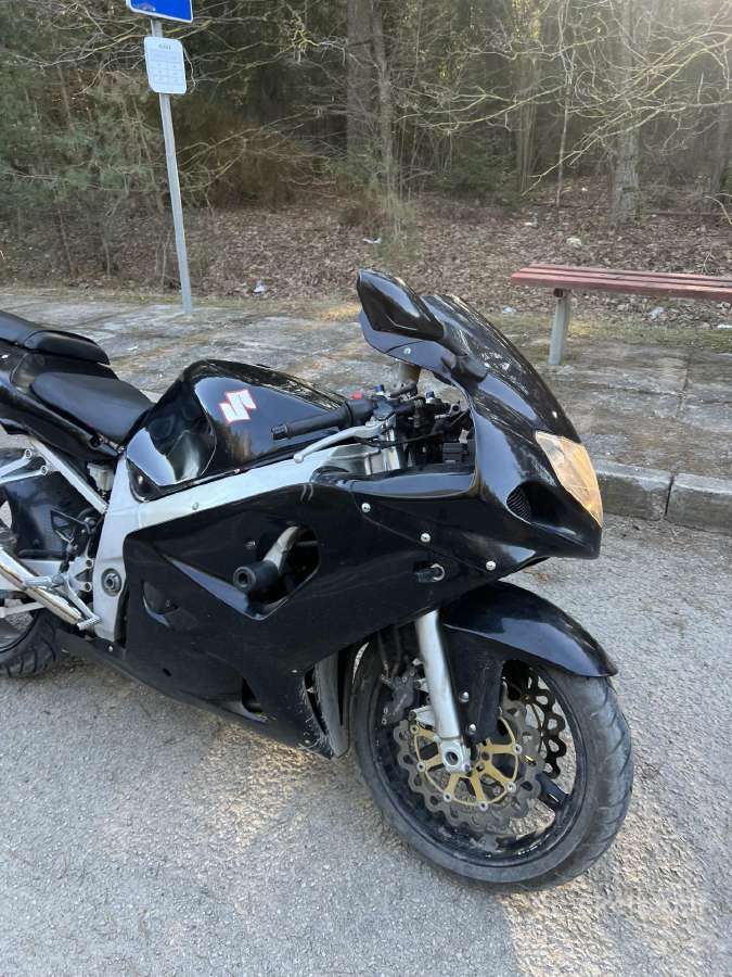 Parduodu Suzuki Gsx-r 600