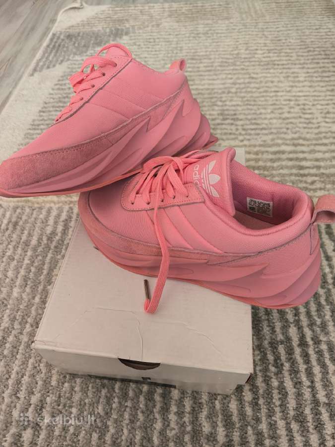 Moteriški Adidas sportbačiai