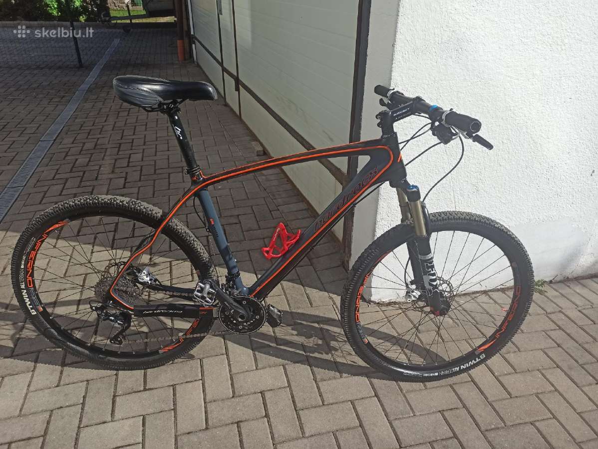 Parduodamas karboninis dviratis hardrocx27.5"