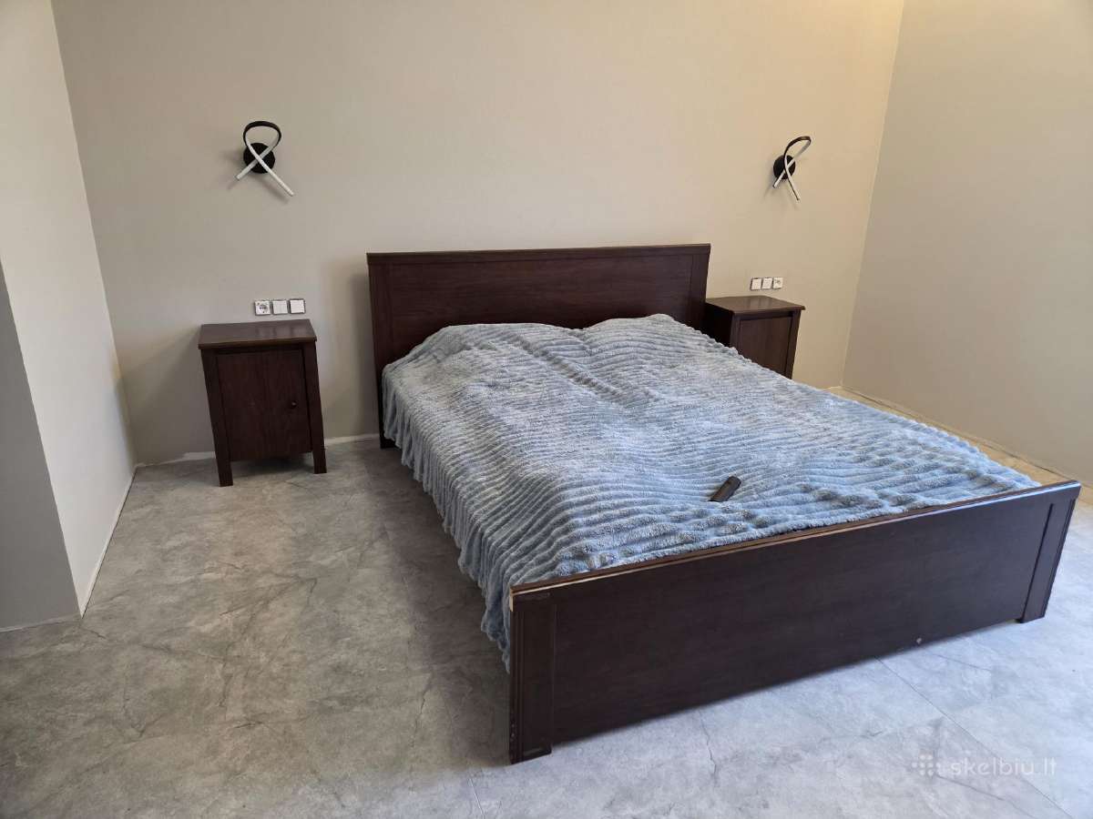 Miegamo lova su ciuziniu