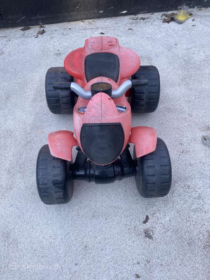 Vaikiskas elektrinis automobiliukas