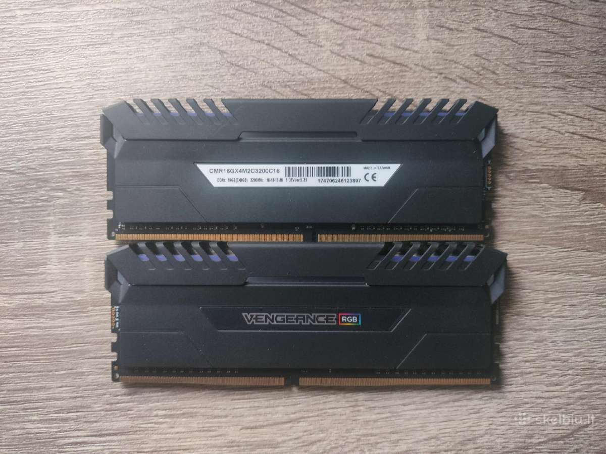 Operatyvioji atmintis 2x8 vengeance Rgb 3200 MHz