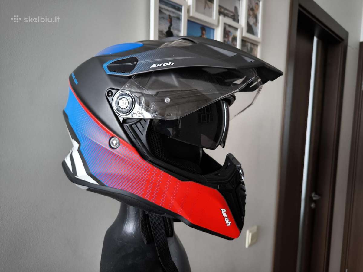 Moto salmas Airoh commander carbon L dydis