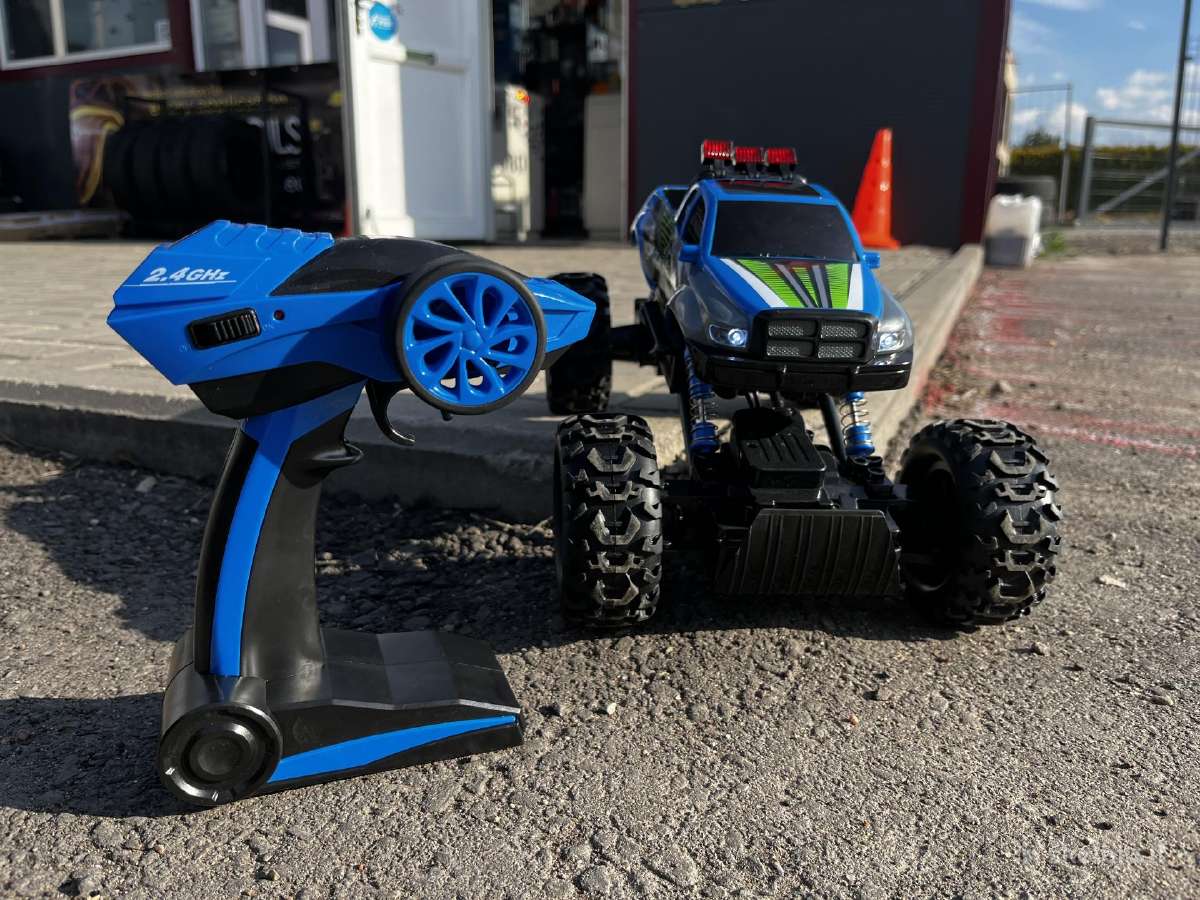 Nuotolinio valdymo „Monster Truck“ automobilis