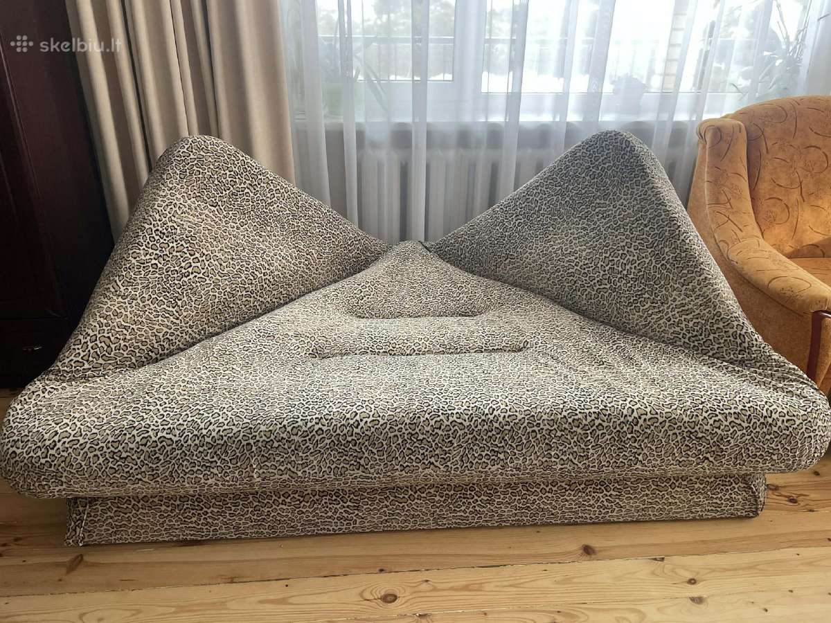 Sofa lova atlenkiamais kampais