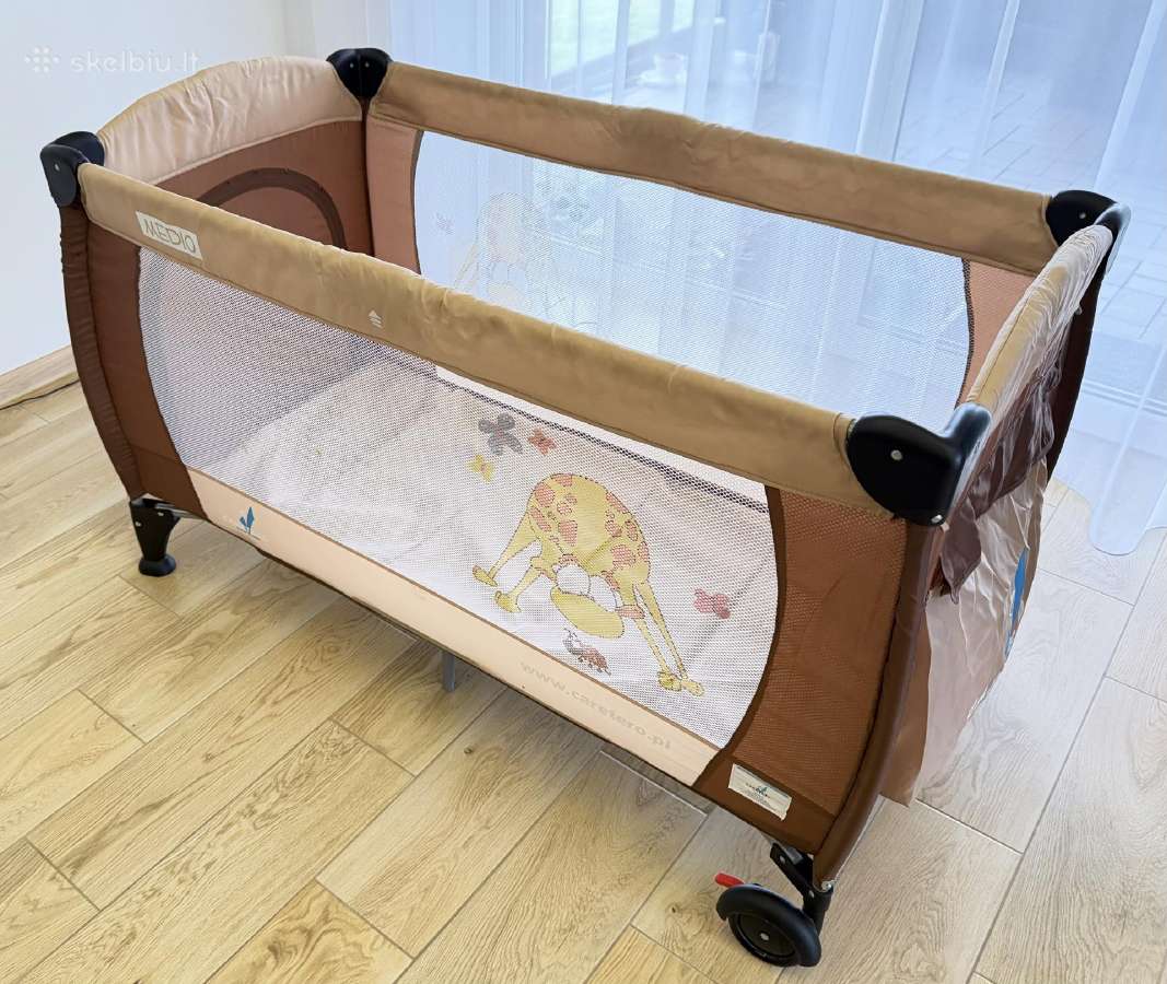 Caretero Medio maniežas -kelioninė lovytė