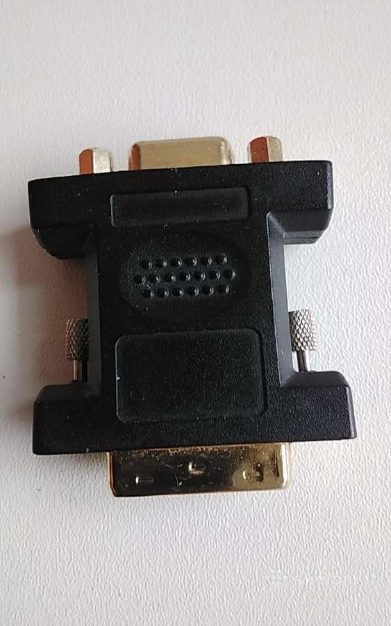 Dvi to vga adapteris