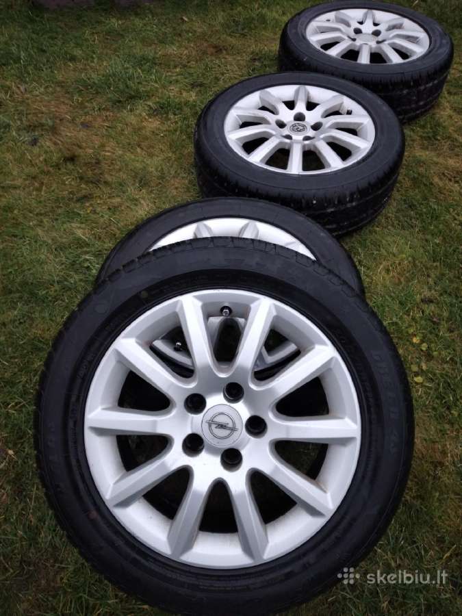 Parduodu Opel Astra padangas su diskais.