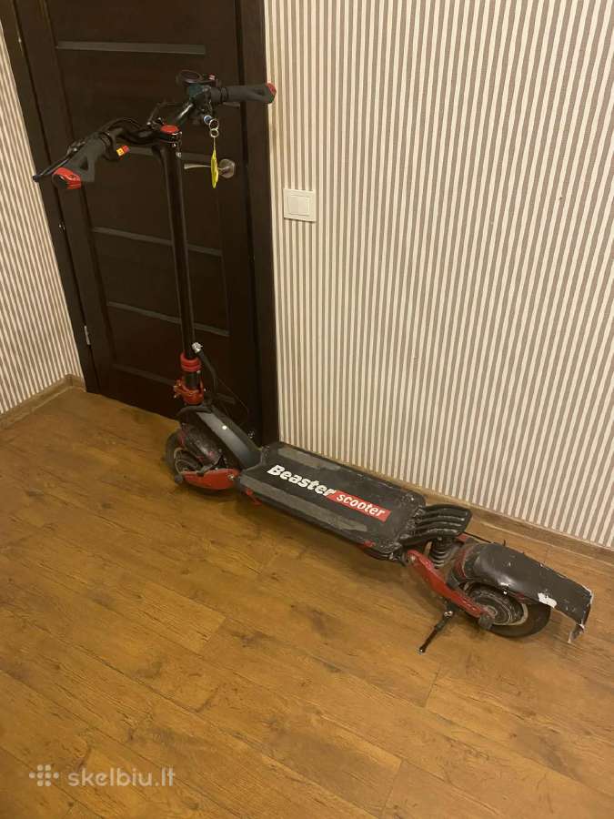 Parduodamas elektrinis paspirtukas Beaster Bs62