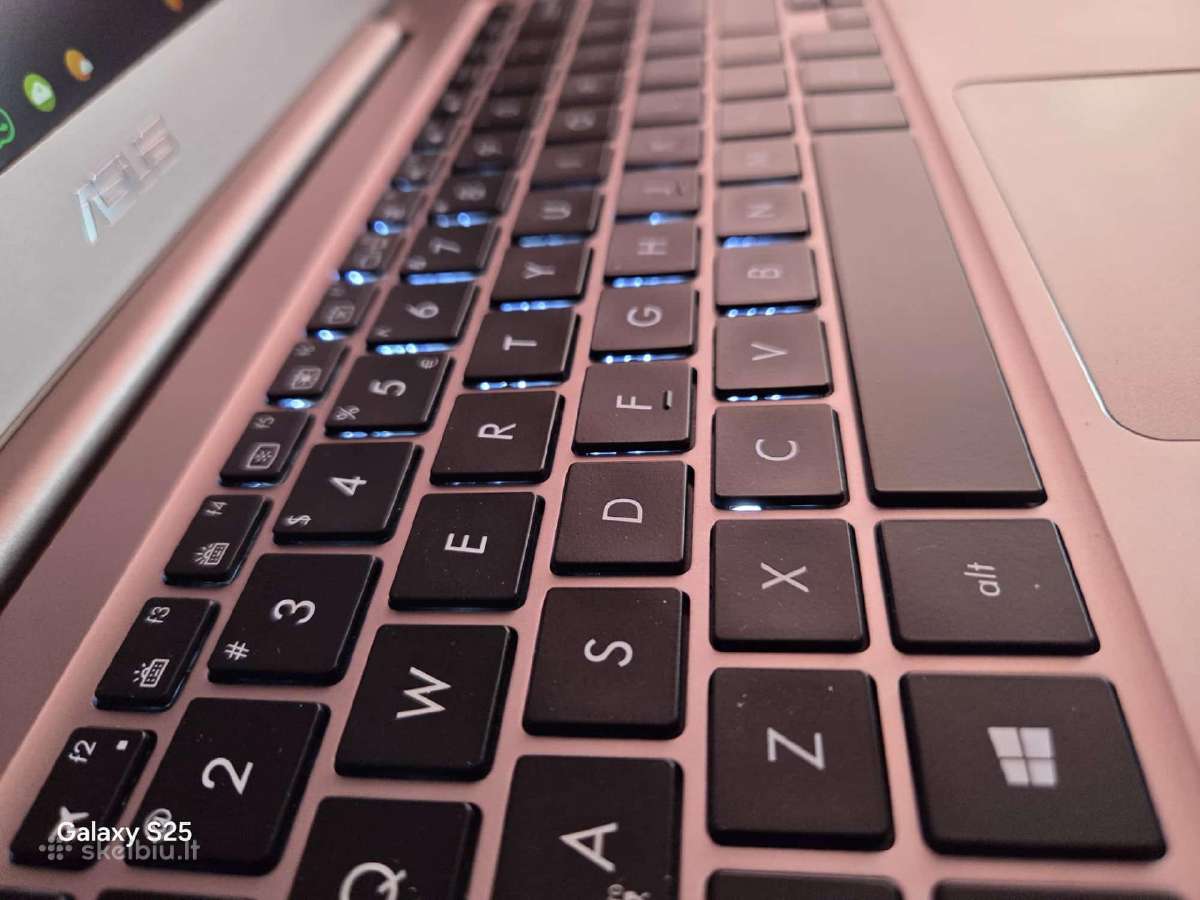 Parduodu Zenbook Asus Ux305uab SSD - nuotraukos Nr. 3