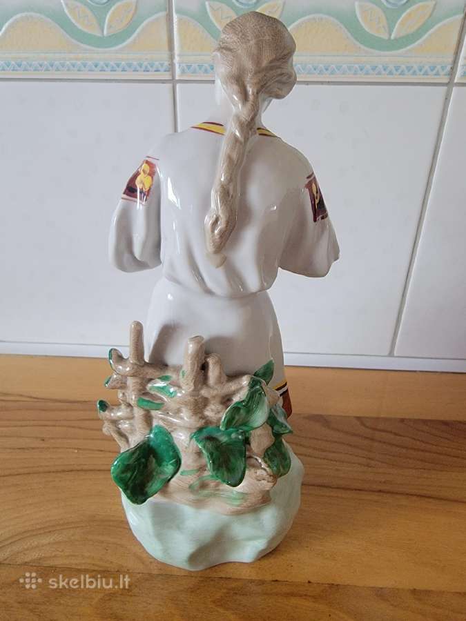 Vintažinė statulėlė " Mergina su ramune" - nuotraukos Nr. 4