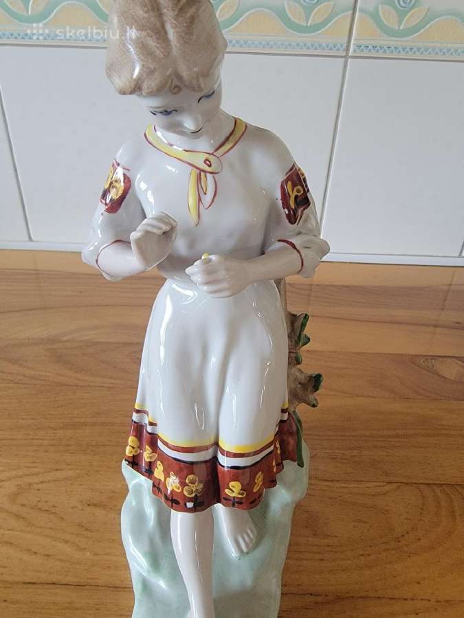 Vintažinė statulėlė " Mergina su ramune" - nuotraukos Nr. 7