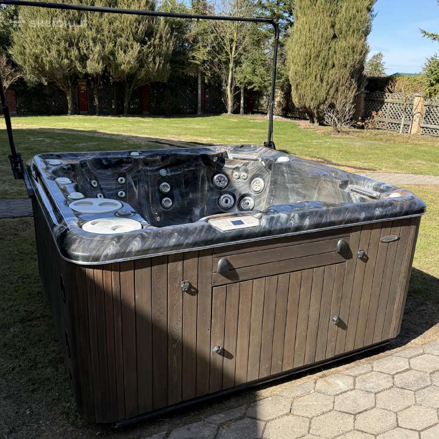Sūkurinė vonia Jacuzzi