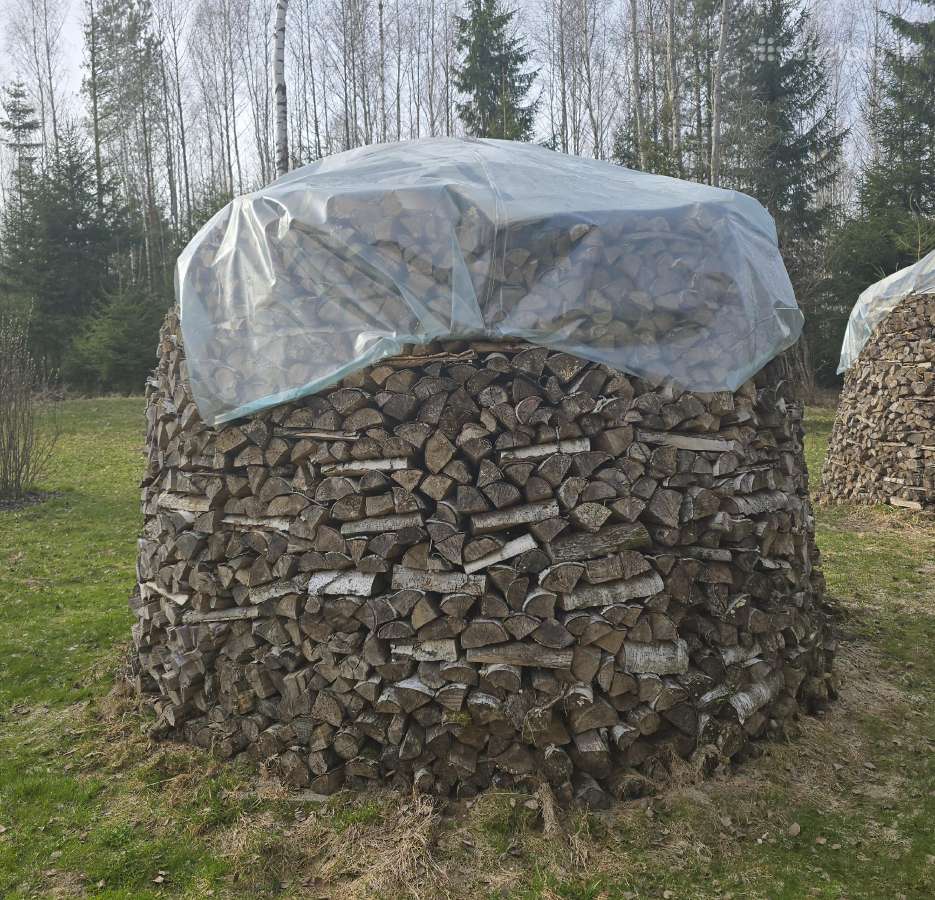 Sausos skaldytos malkos