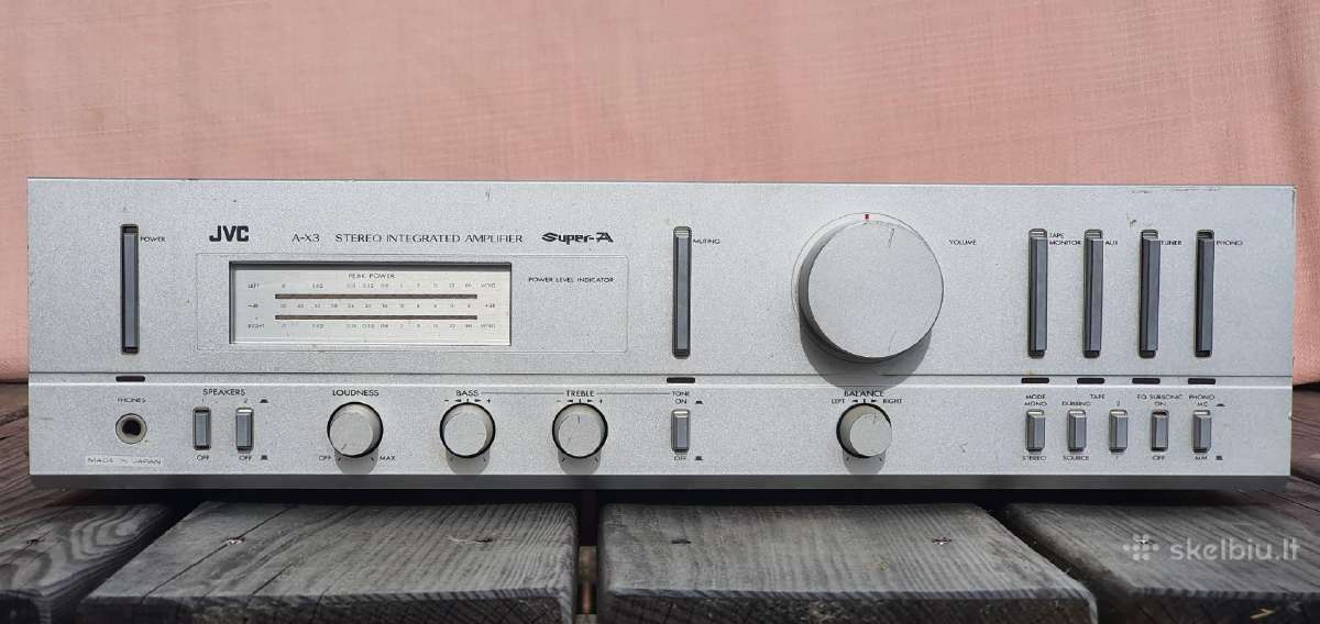 JVC A-x3 stiprintuvas