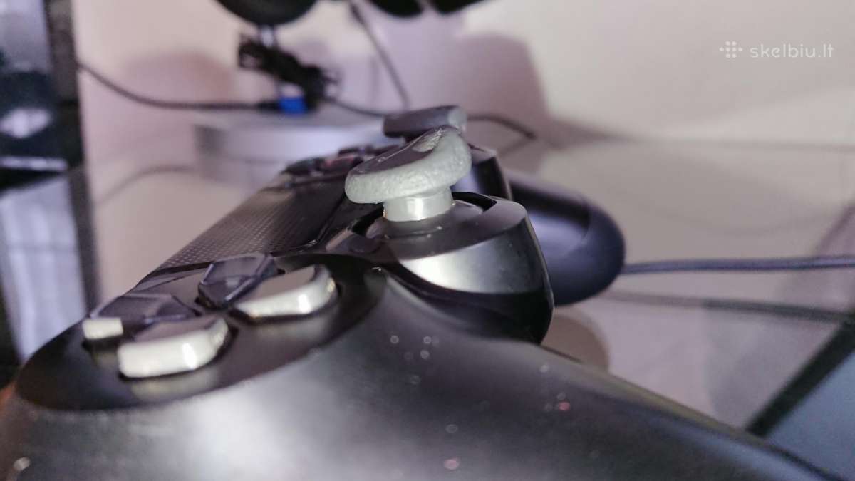 Playstation 4 su žaidimais ir krepšiu - nuotraukos Nr. 3