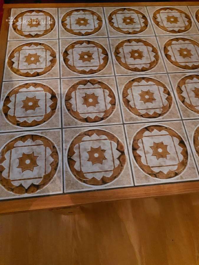 Stalas grazius senesnio laiko be defektu - nuotraukos Nr. 2