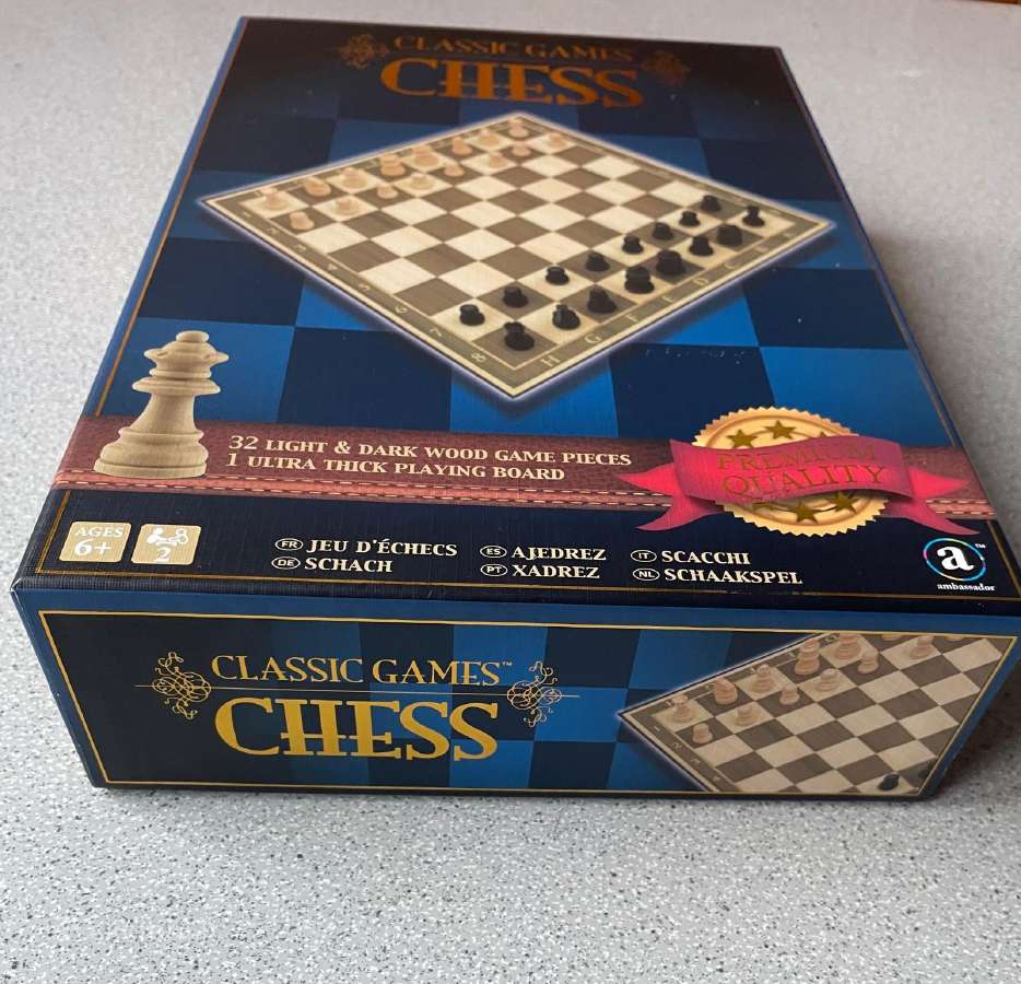 Mediniai šachmatai chess classic games