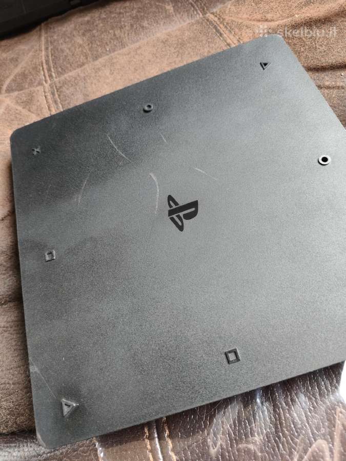 Sony Playstation 4 1tb+ Hori Vairas + 8 žaidimai - nuotraukos Nr. 3