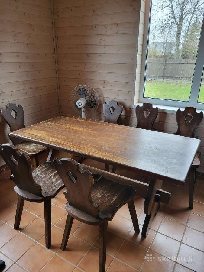 Ąžuolinis stalas su kėdėmis