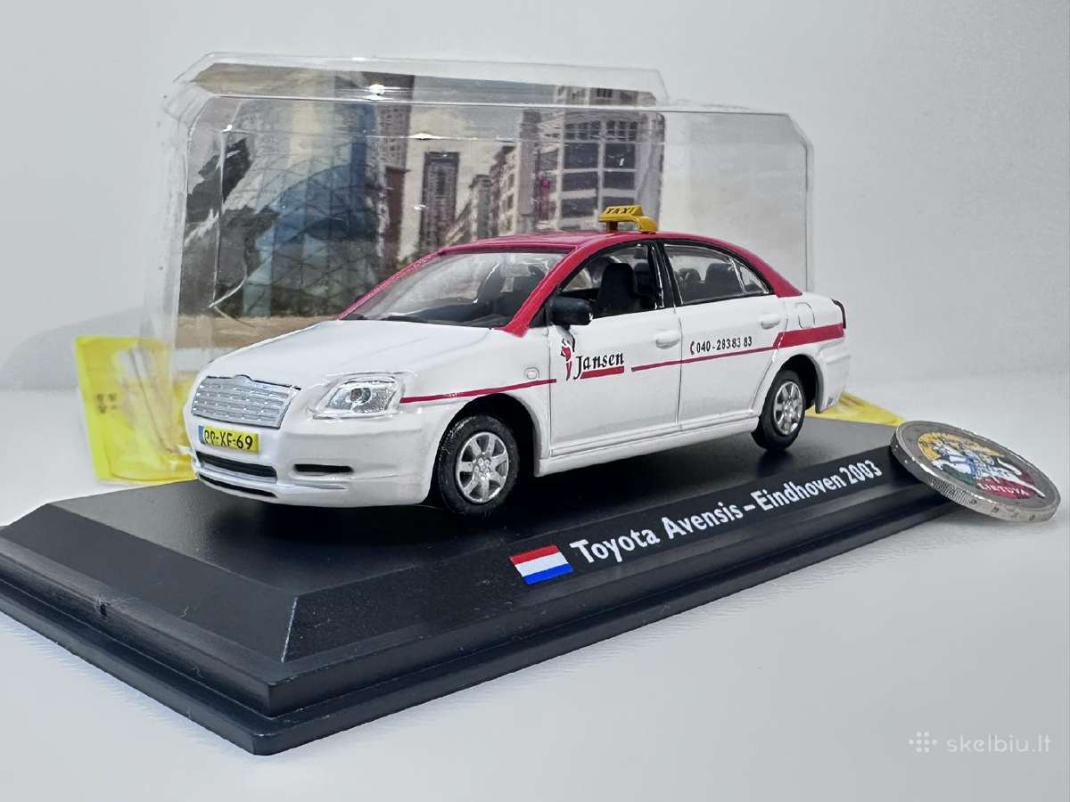 Toyota Avensis Eindhoven Taxi 2003 balta/raudona 1