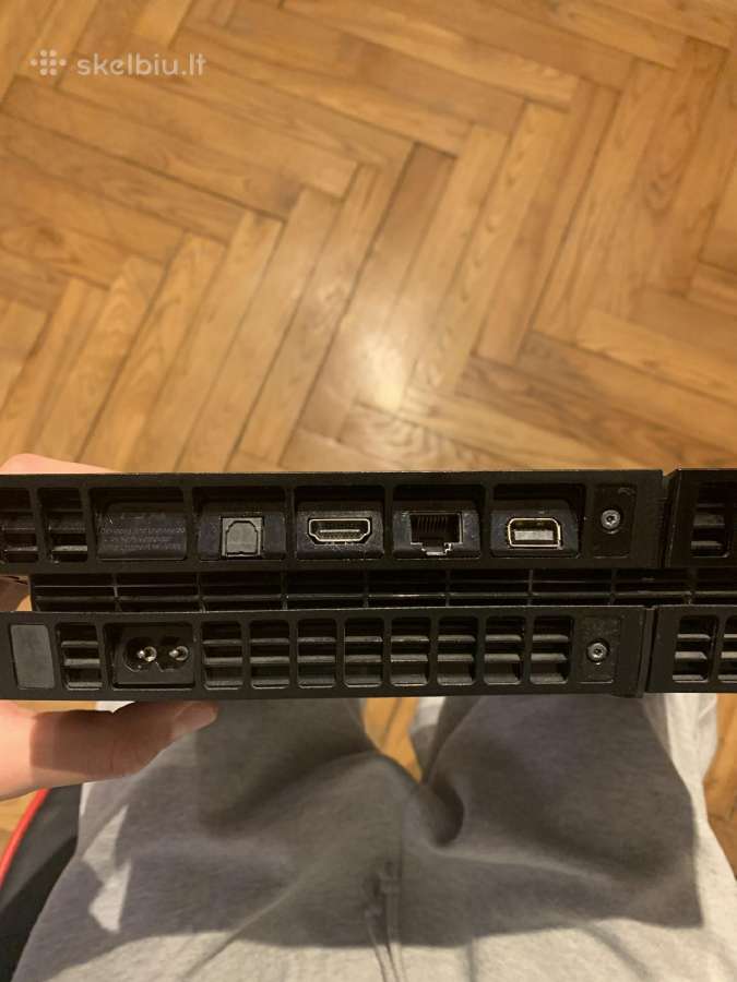 Naudotas sony playstation 4 su pulteliu ir laidais - nuotraukos Nr. 2