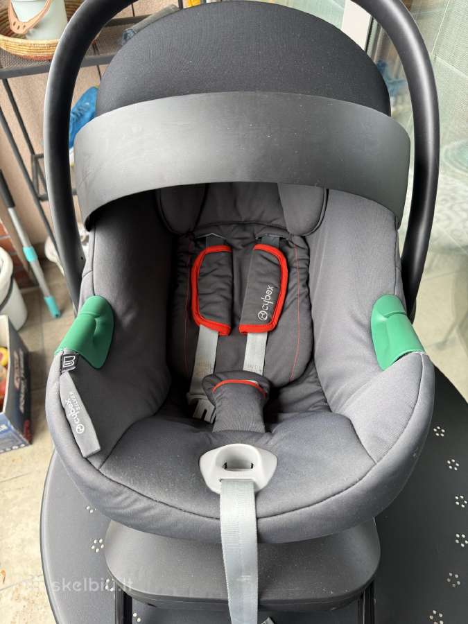 Cybex aton b2 kedute su isofix baze