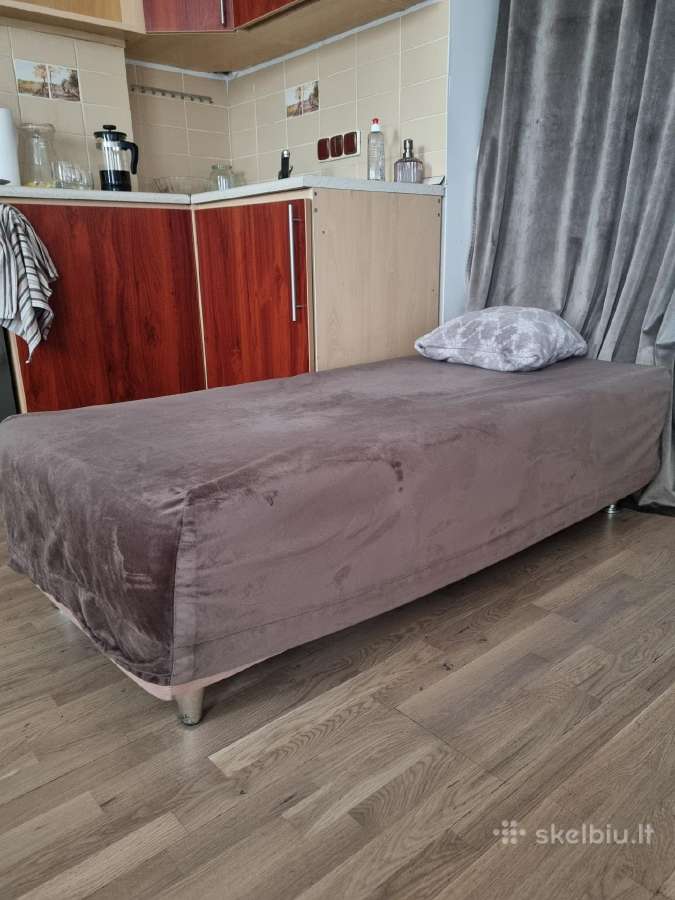 Patogi ir kokybiška sofa dideliam šuniui