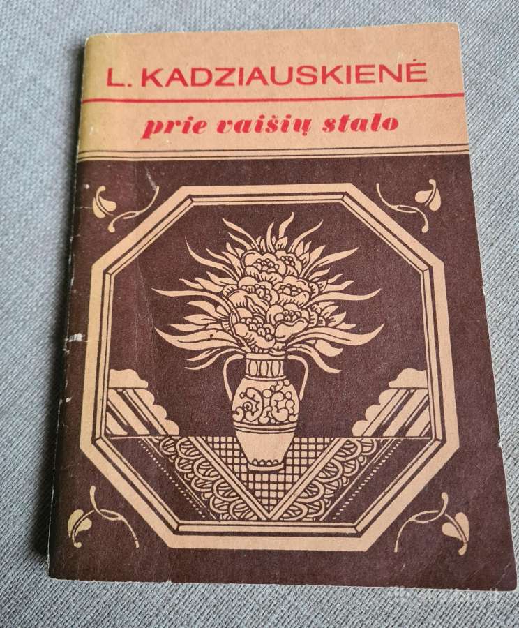 Prie vaišių stalo (L. Kadziauskienė)