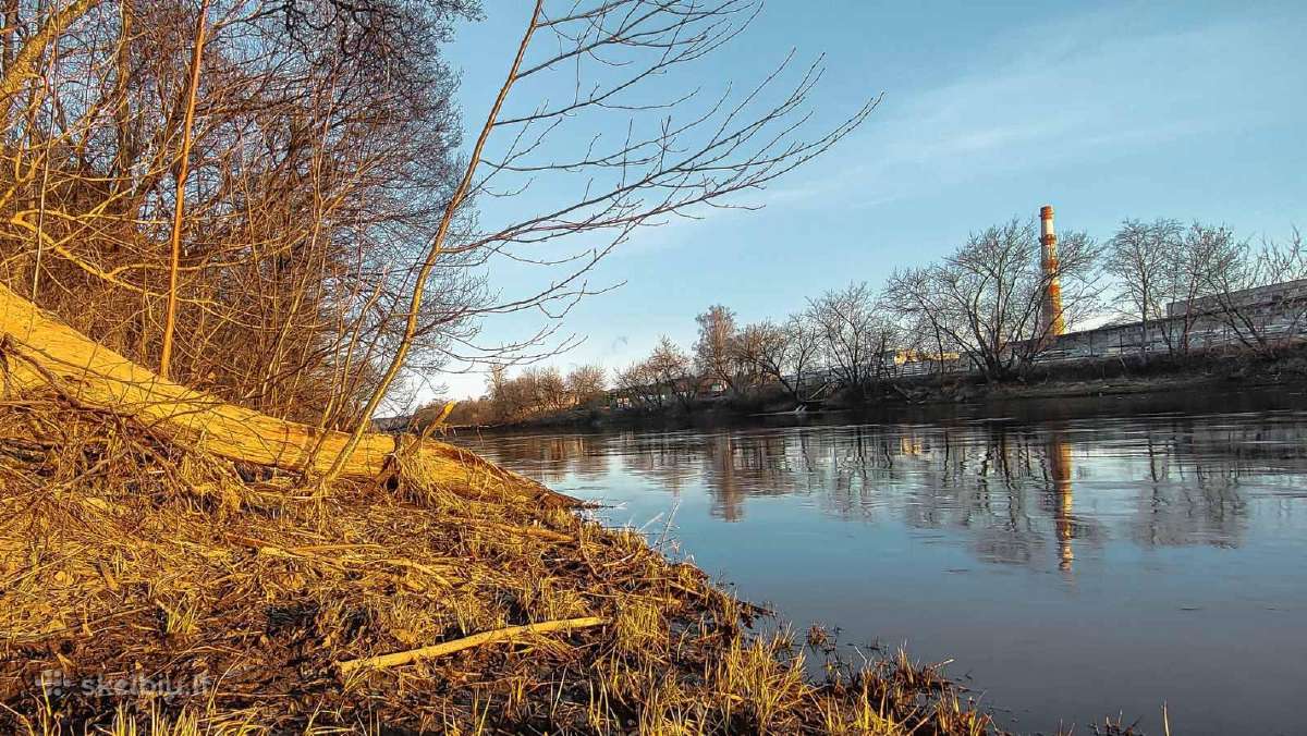 Su Neries Upe Besiribojantis Namų Valdos Sklypas