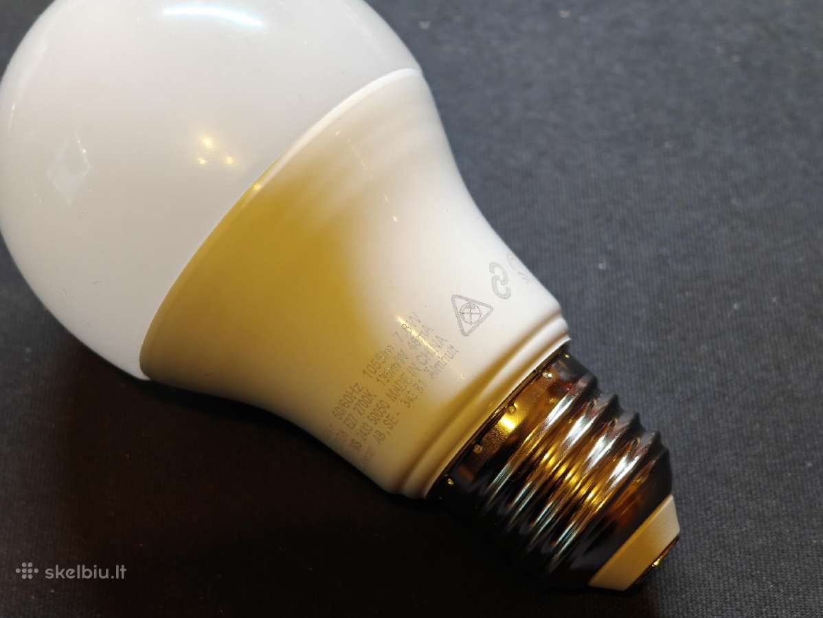 Zigbee lemputės ir sensoriai