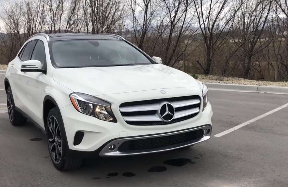 Mersedes benz Gla grotelės