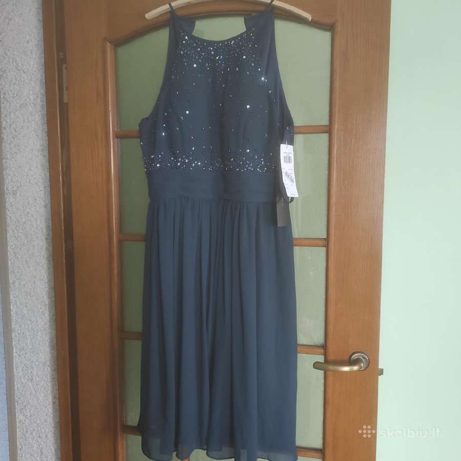 Moteriška suknelė