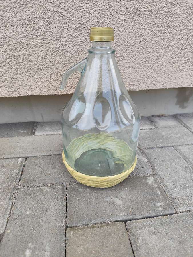 Vyno butelis krepšyje su rankena 3l