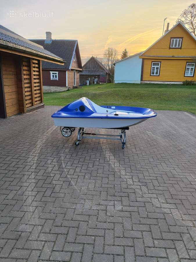 Parduodu elektrinį laivelį